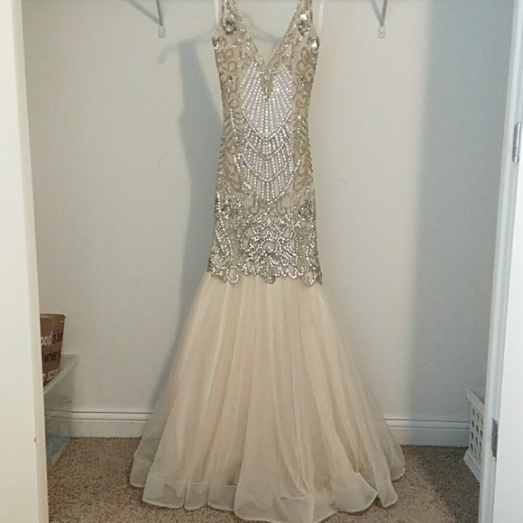 Primavera Couture Dresses & Skirts - Stunning beaded nude prom dress, sz 4